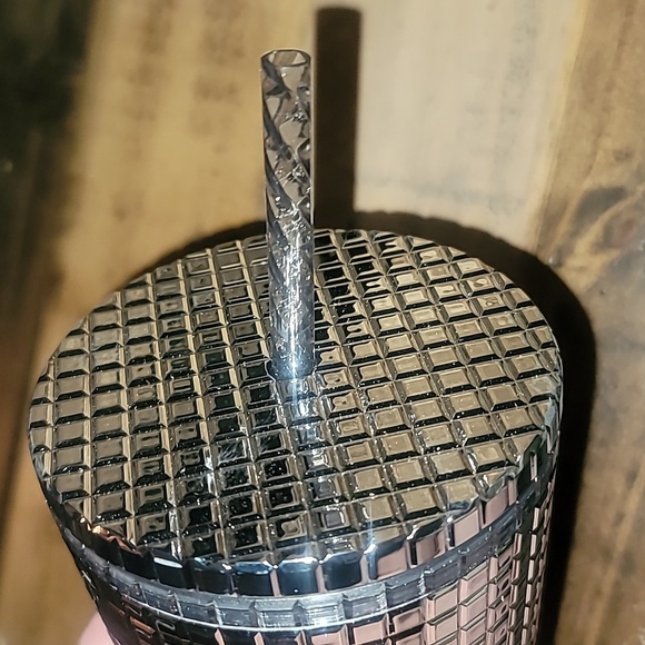 Starbucks 2023 Holiday Silver Chrome Grid Tumbler 24oz Venti Size - Picture 3 of 8